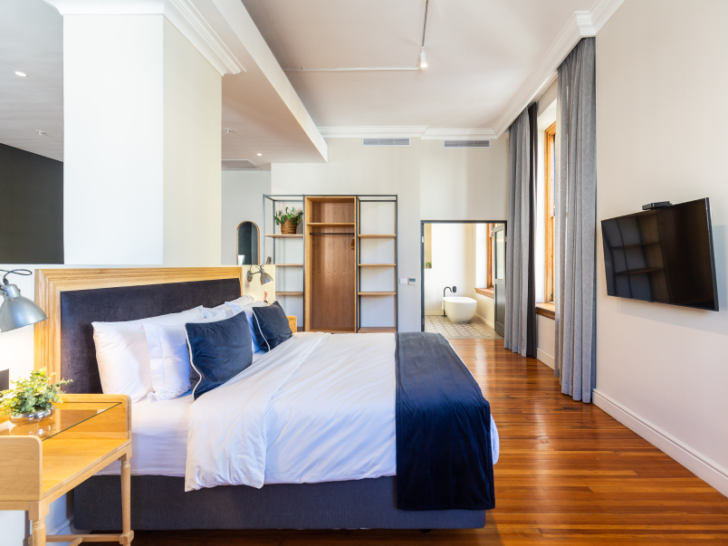 Presidential Suite Old Bank Hotel (11)