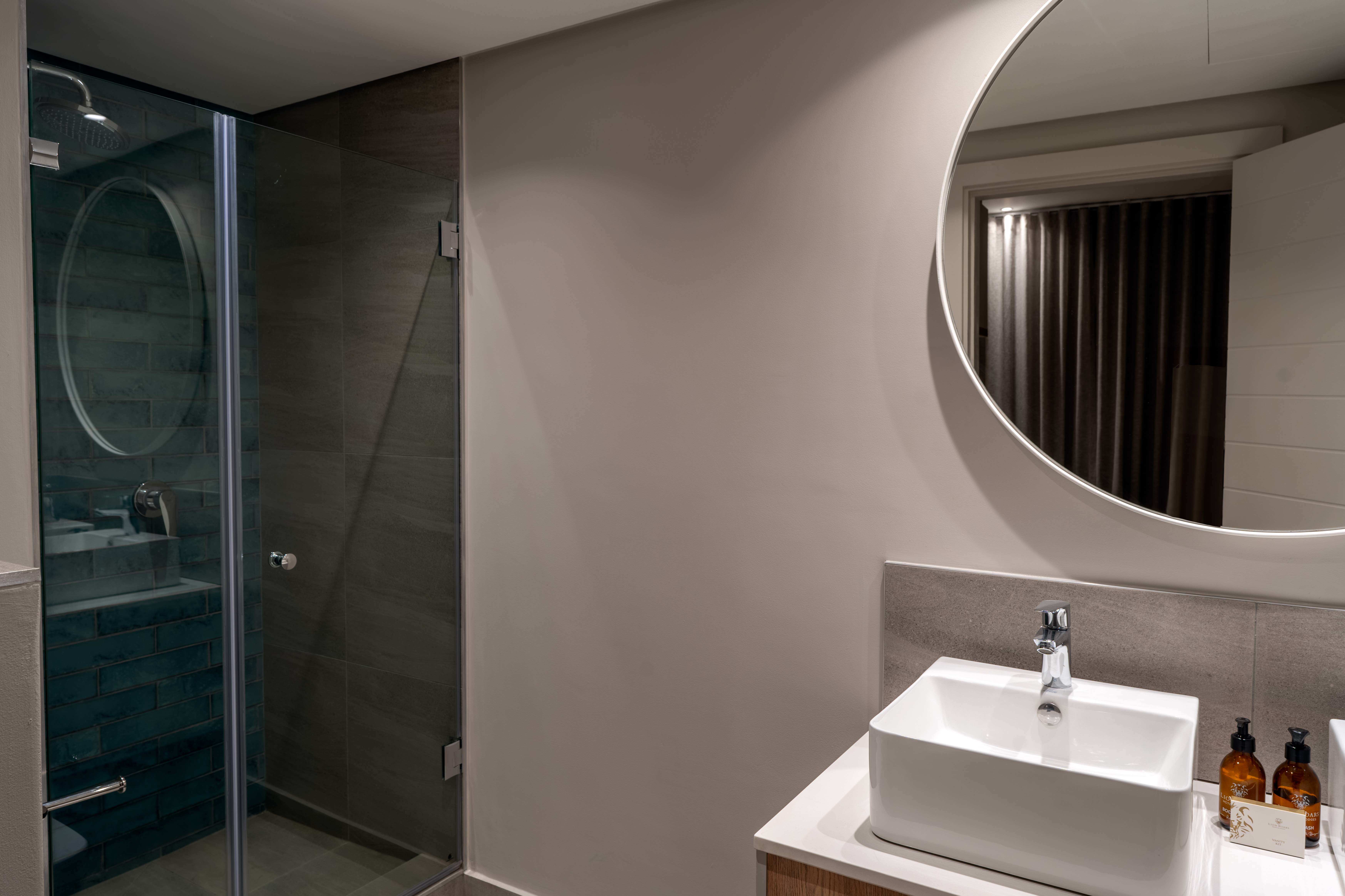 Plett Quarter Hotel Luxury Room Bathroom 1
