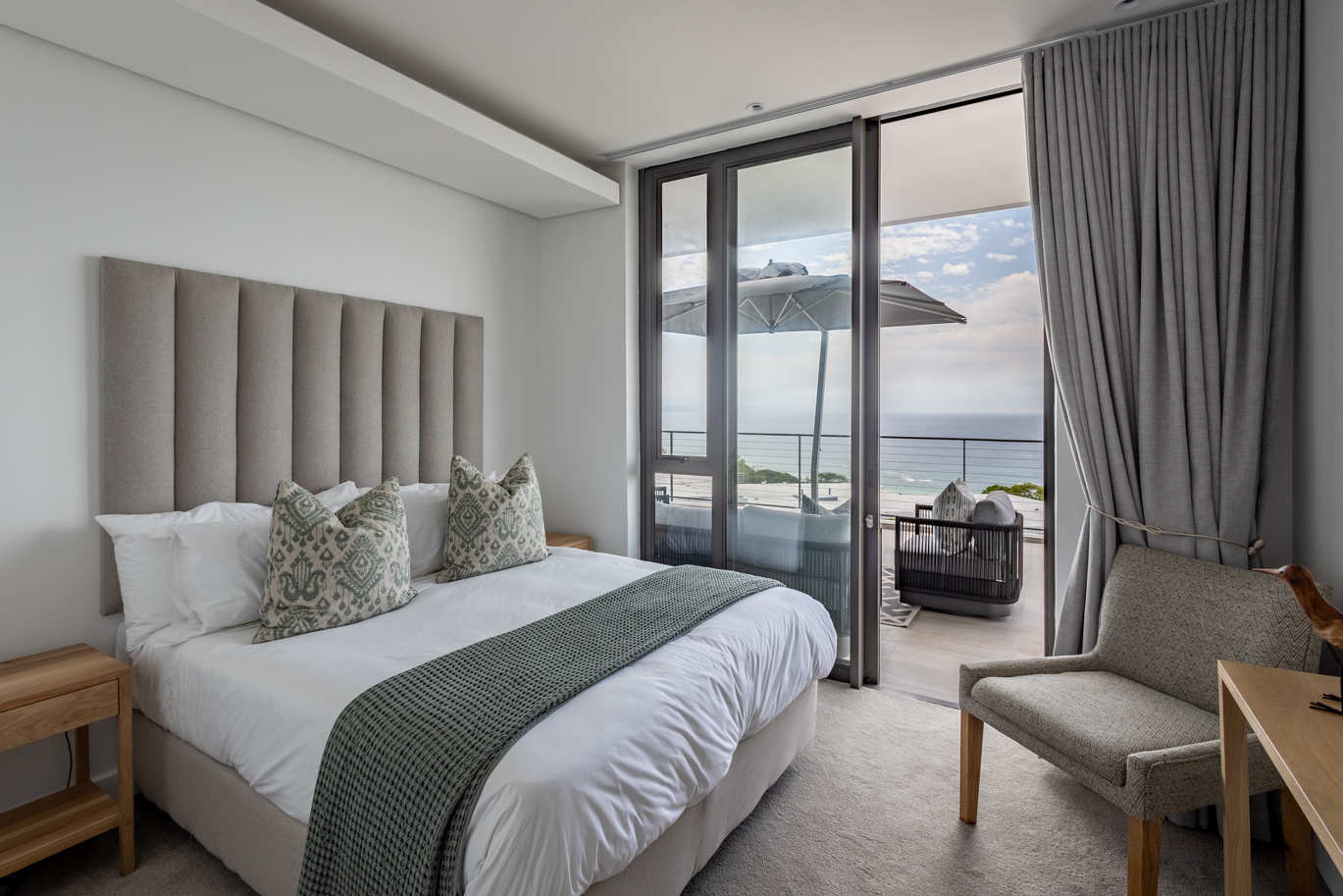 Apartment 305   Plett Quarter Hotel   Lion Roars Hotels & Lodges  (18)
