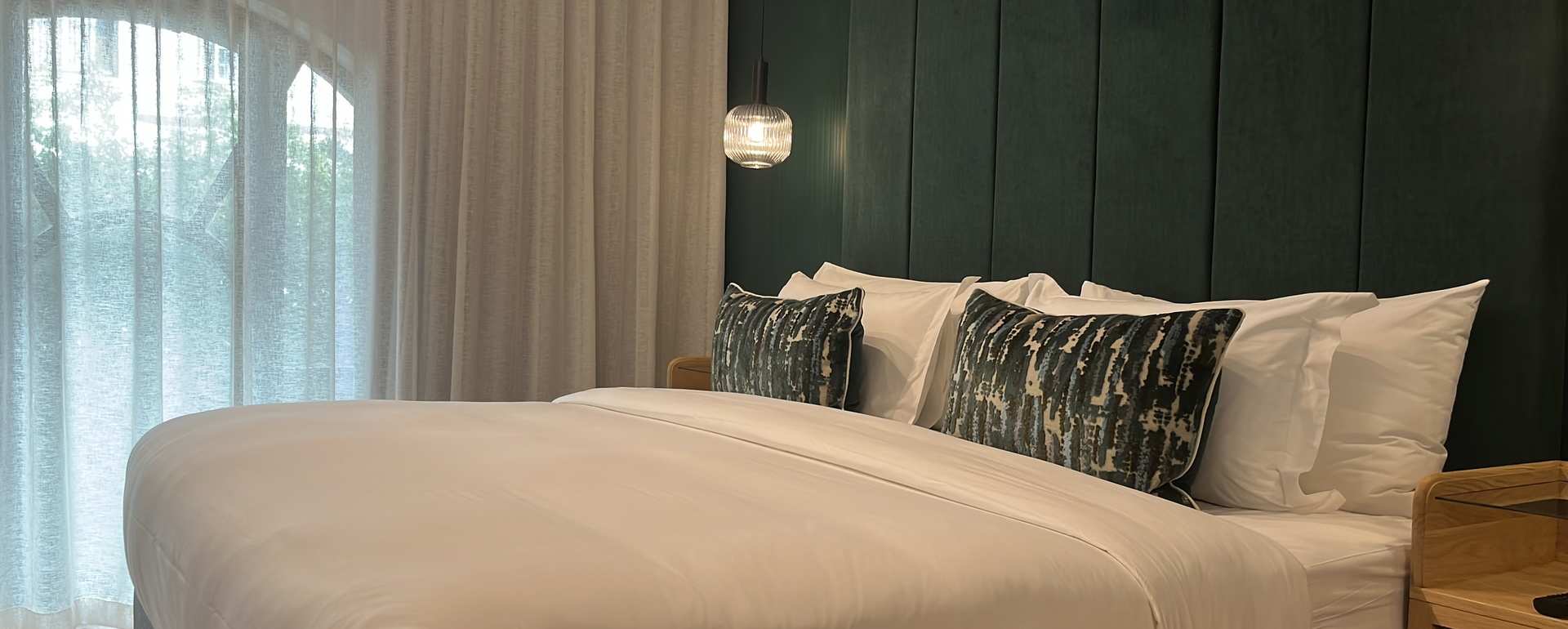 Signature Bed Picture   Old Bank